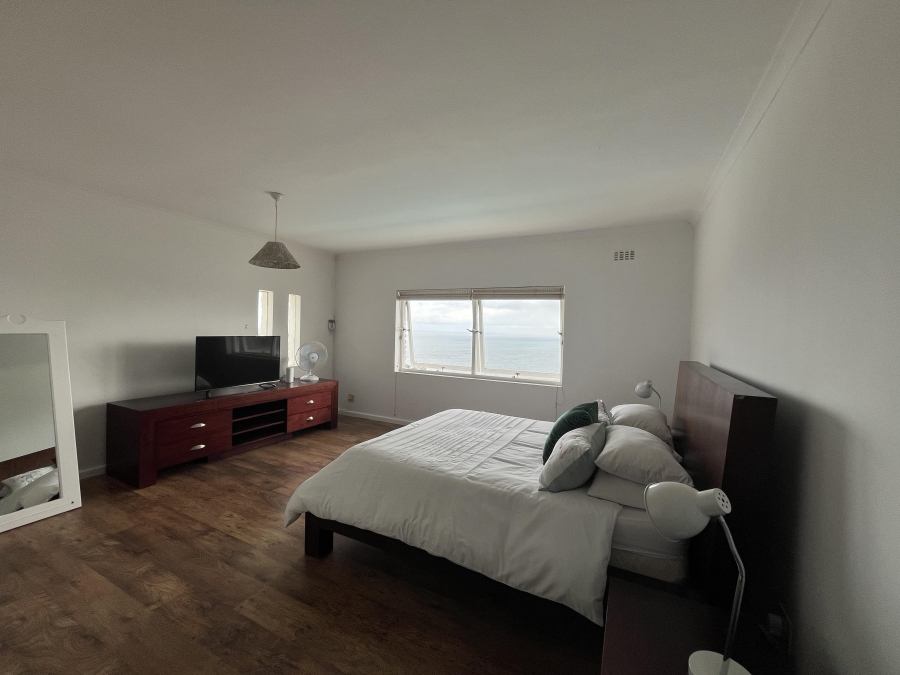 To Let 5 Bedroom Property for Rent in Mountainside Western Cape